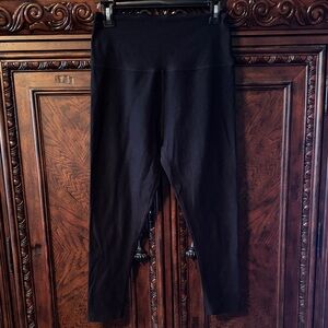 Beyond Yoga Black High-Waisted Cropped Leggings